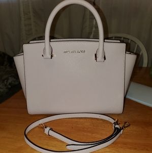 Brand new never carried Michael Kors purse